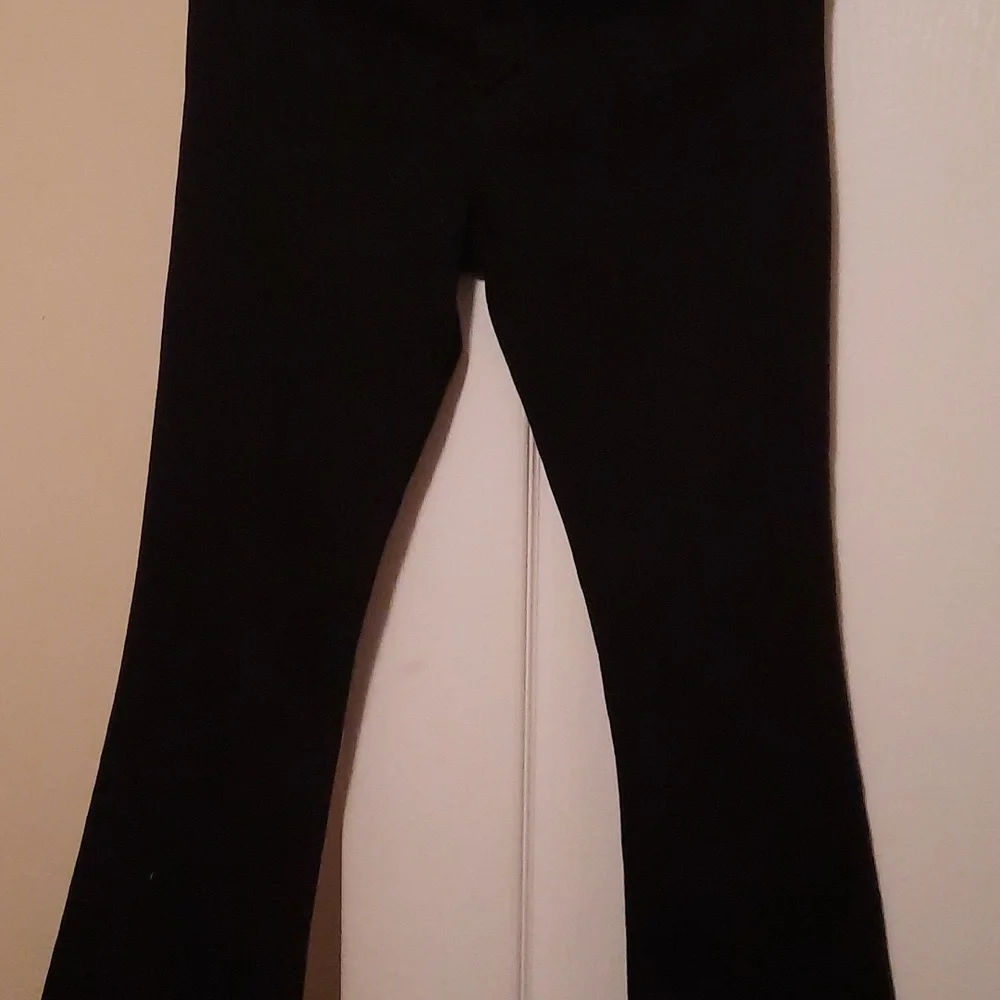 A pants - Picture 3 of 4